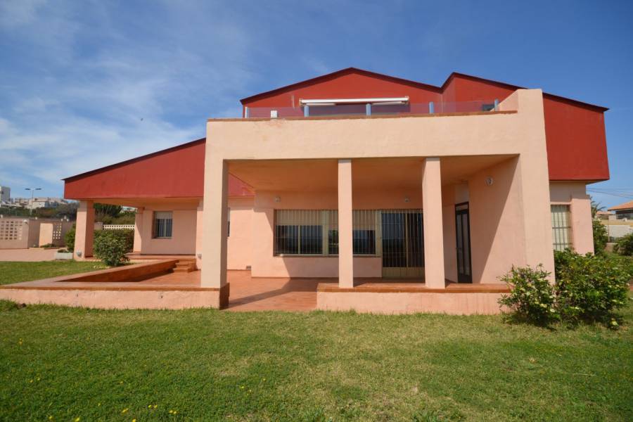 Venta - Villa de Lujo - La Mata - Torrevieja