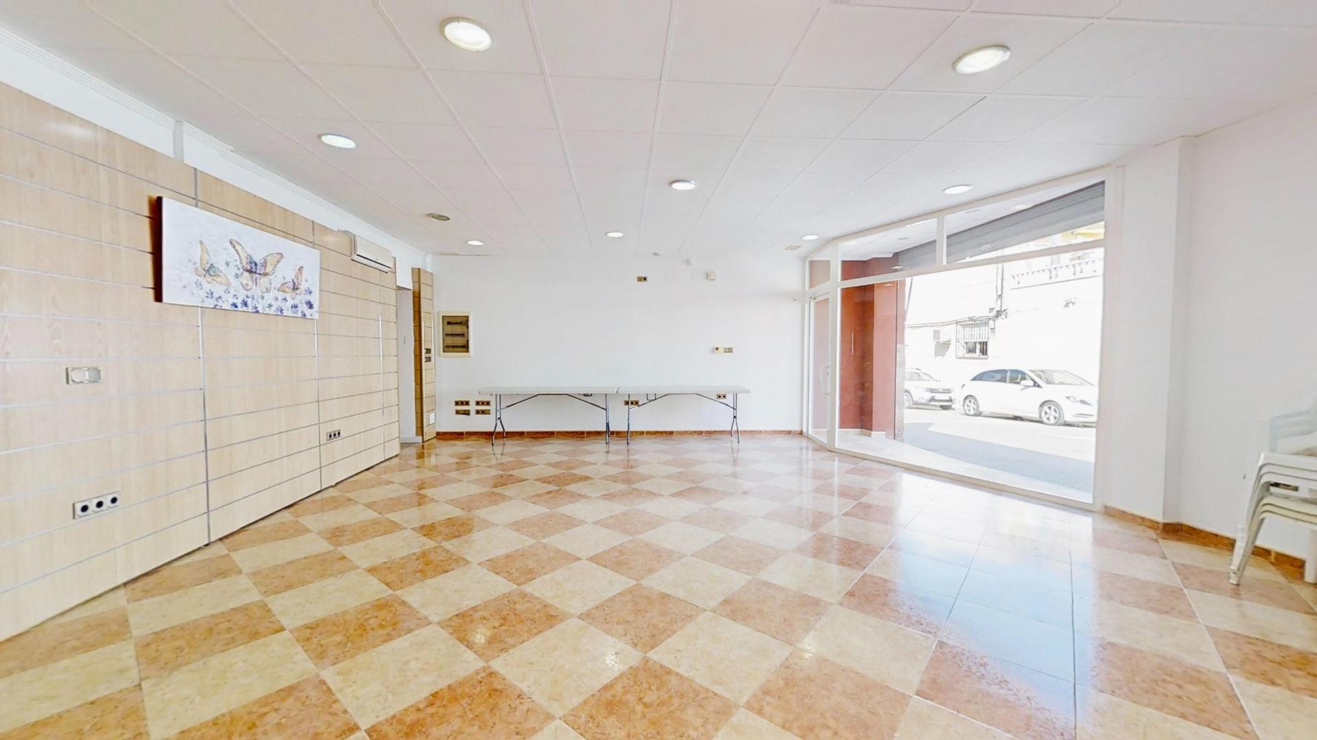 Local comercial en Benijofar