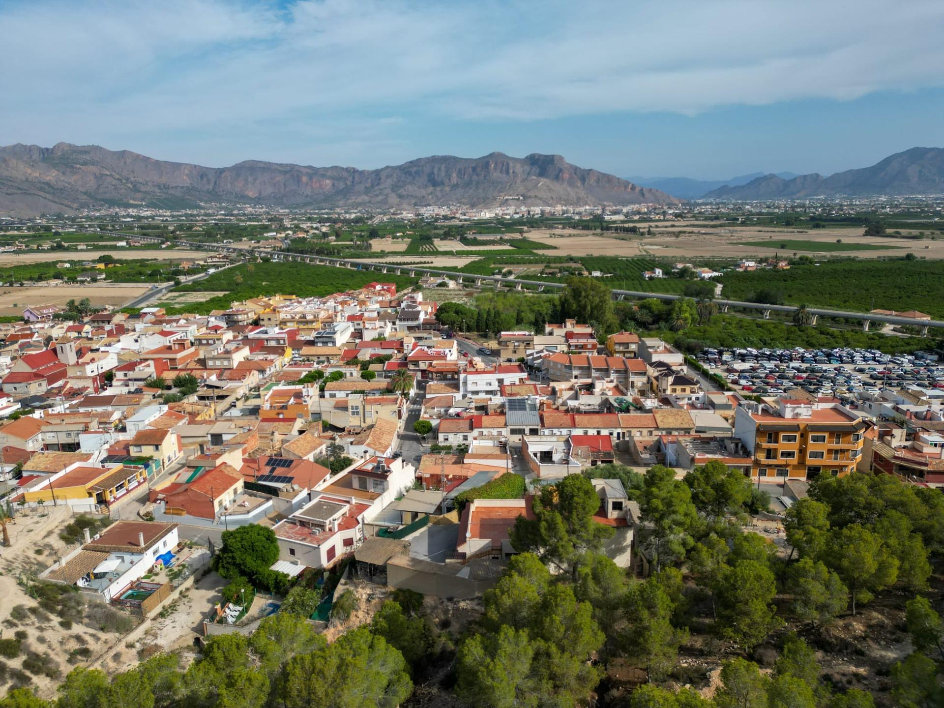 Casa con terreno en Orihuela