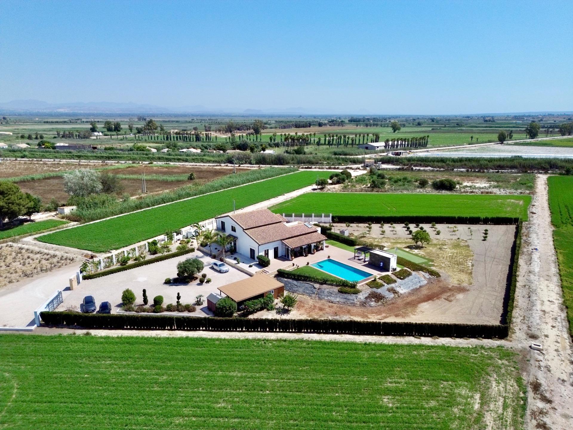 Villa de Lujo en Dolores