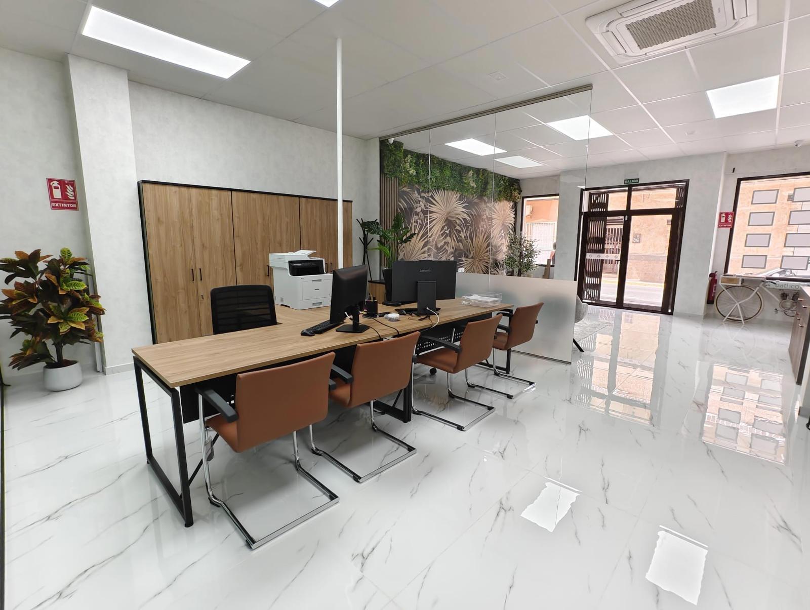 Local comercial en Los Montesinos