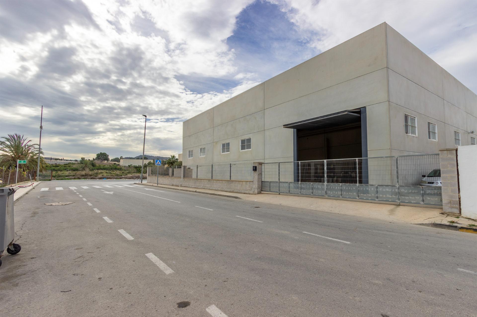Nave industrial en Bigastro